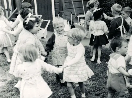 children playing creche